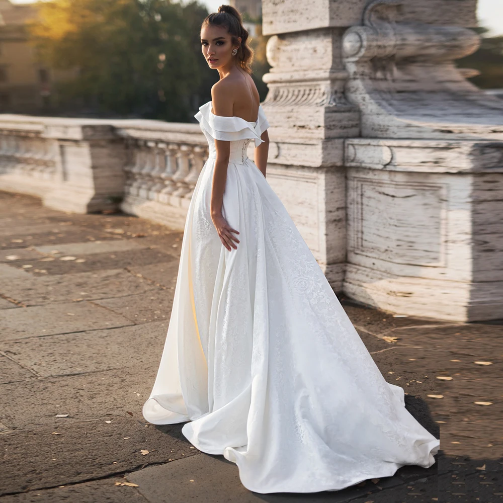 Свадебное платье с короткими рукавами и вырезом лодочкой | Свадьбы торжества