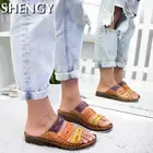 Новинка; Летние женские нескользящие тапочки из искусственной кожи на плоской платформе; Вьетнамки; Женская обувь в римском стиле; Высококачественные пляжные уличные женские сандалии