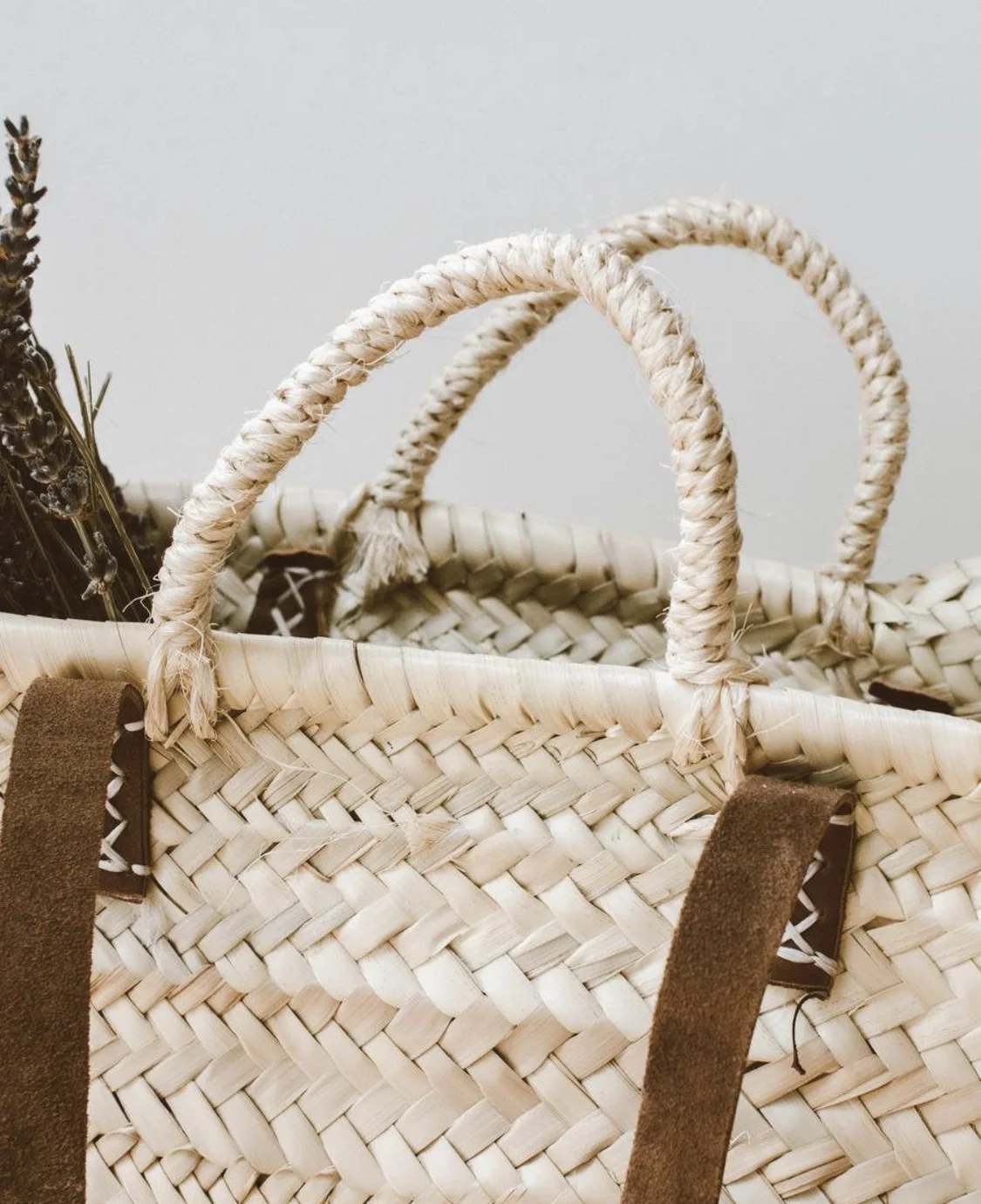 

2021 summer straw woven bag hand-woven handbag straw basket beach bag cowhide shoulder bag travel bag INS same paragraph