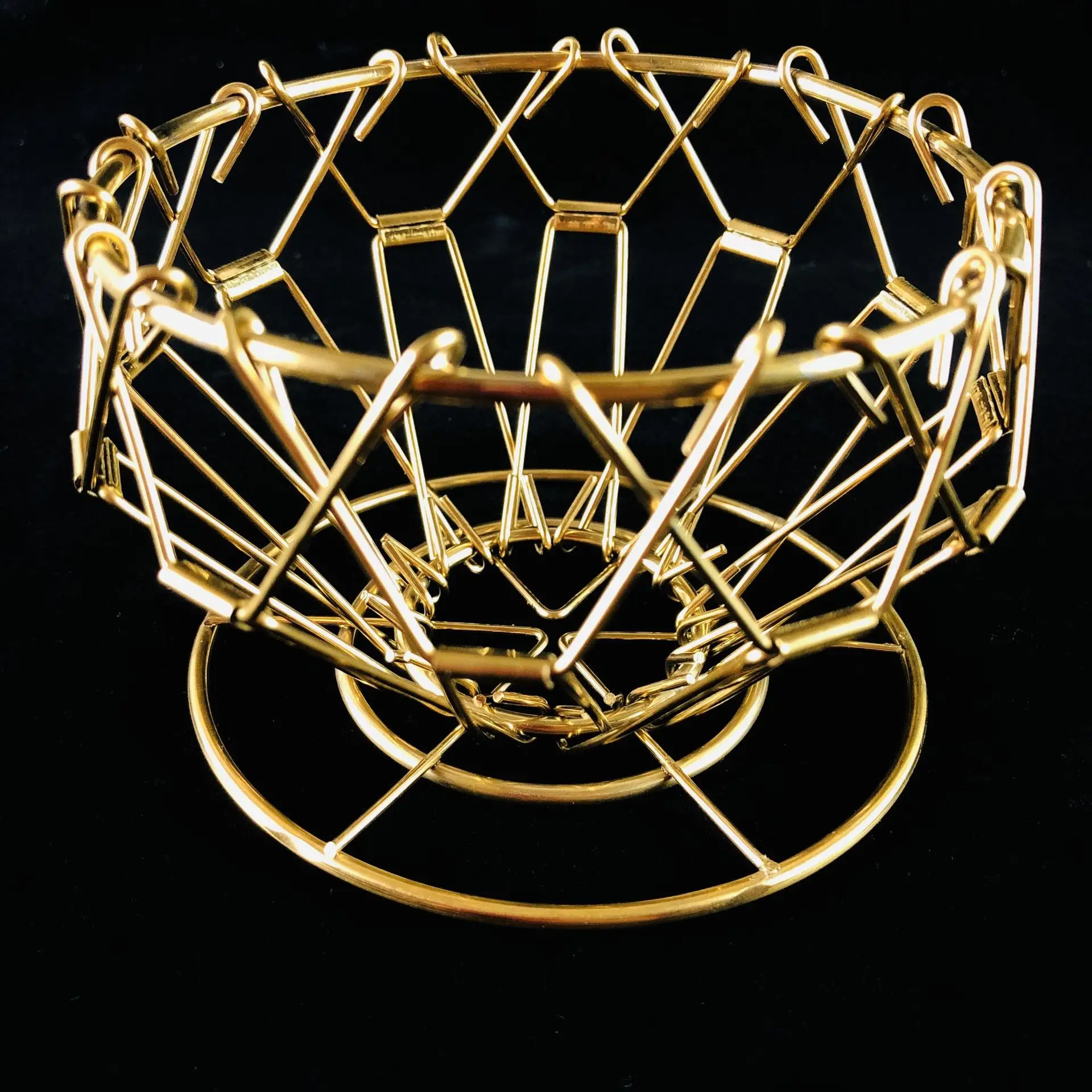 Ручной фильтр для кофе капельного типа каркасный с тремя отверстиями