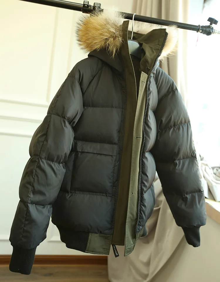 Женская куртка пилот в стиле милитари зимняя короткая с воротником из