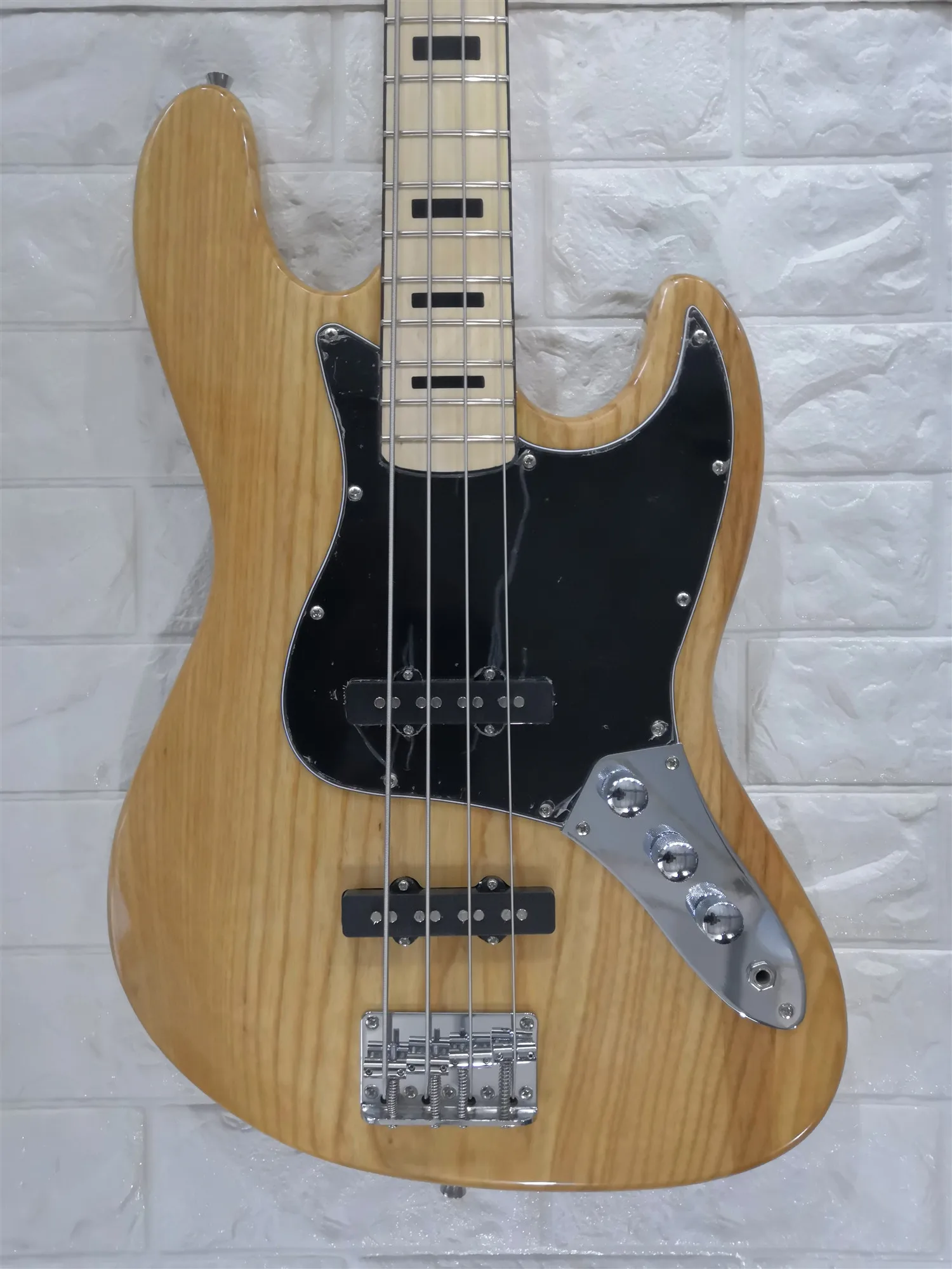 Электрическая бас-гитара Jazz bass 4 струны натуральный цвет черный накладки хромированные изделия paypal доступны! Bs-1