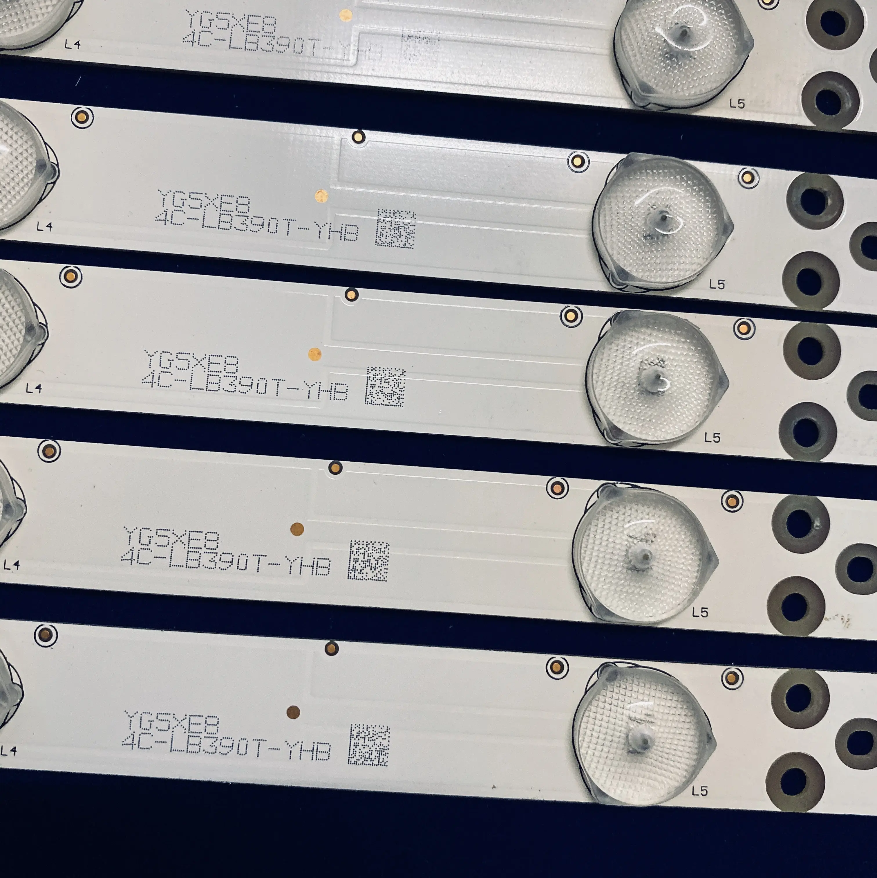 FOR To sh iba 39inch 39L2306C 39L2309C LCD LED Strip 4C-LB39T0-YHB TCL_39L2306C_3030C_8X5 | Лампы и освещение