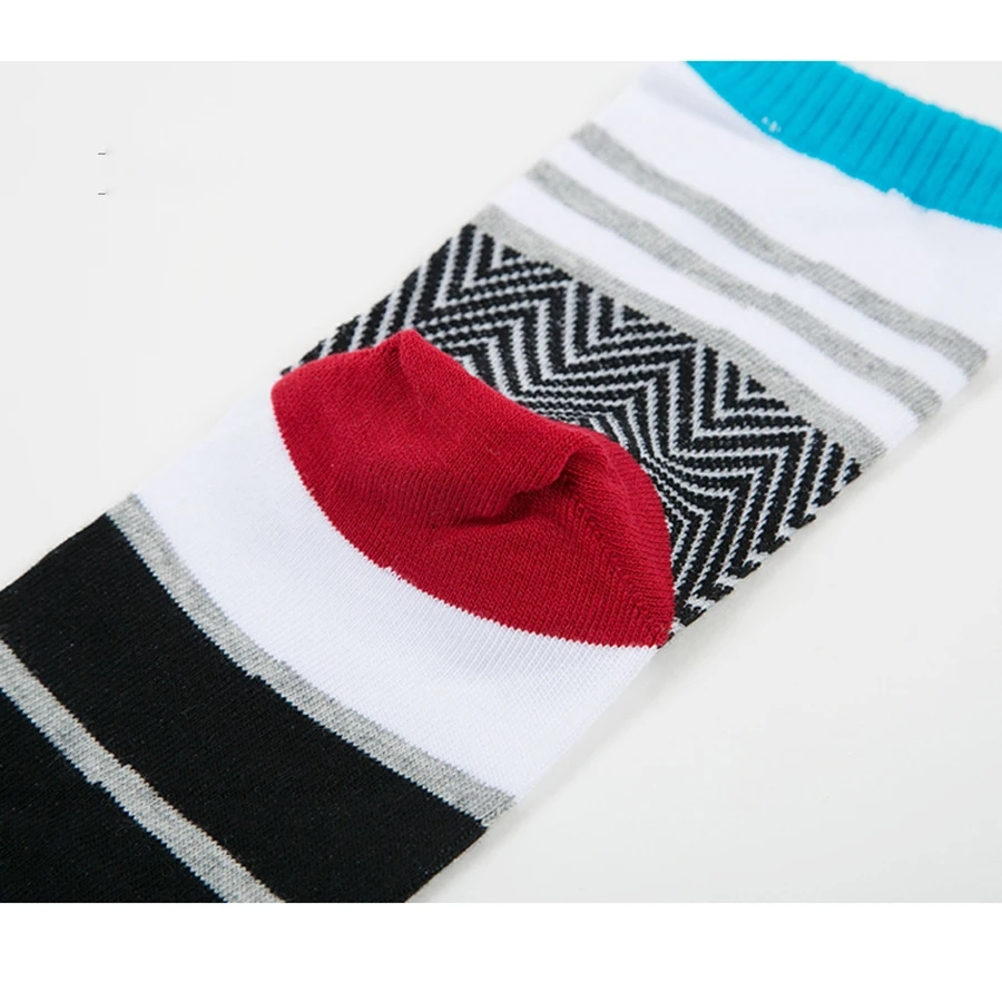 

5 Pairs/Lot Set of Men's Socks Five-finger Socks Five-finger Sports Socks Antibacterial Deodorant Split Toe Socks Cotton Socks