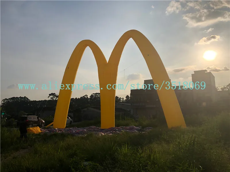 Продажа 12 метровой желтой рекламной кампании по продвижению надувных арок