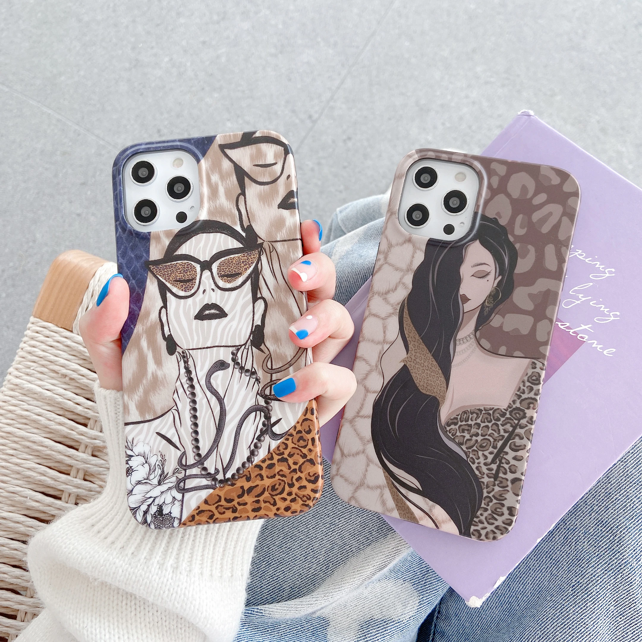 

A stylish female leopard print phone case For iPhone 11 12 11pro Max XR XS Max 8 7 Plus X XS