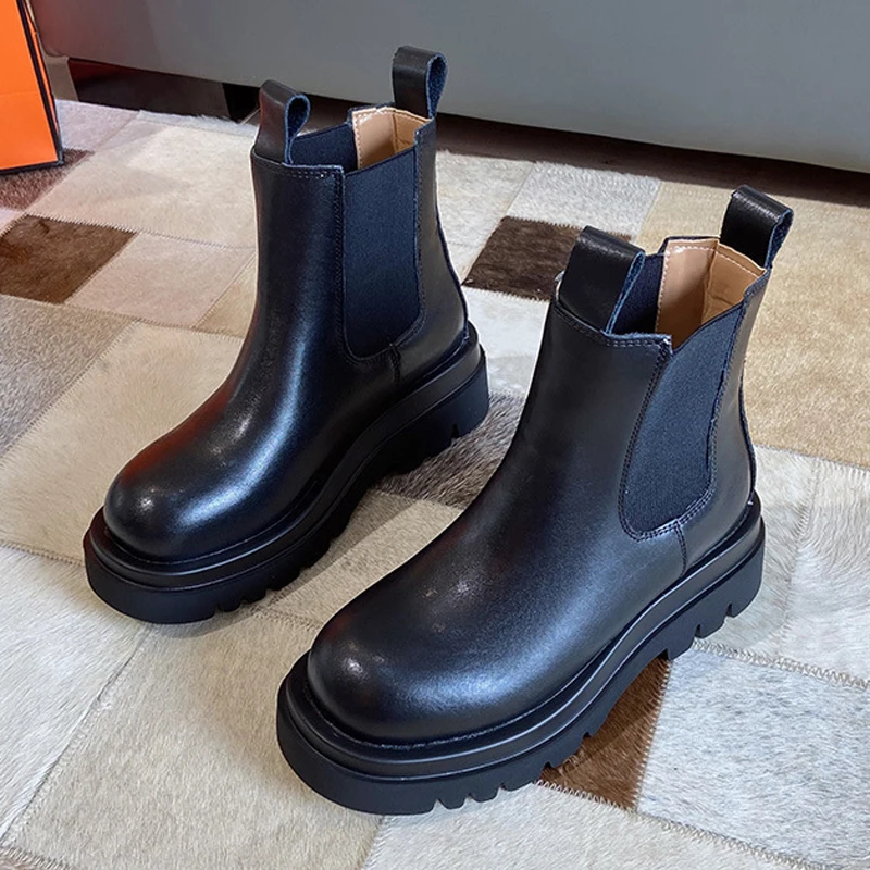 

Autumn Winter New Fashion Woman Martin Boots Real Leather Lace Up British High-top Boots Thick Bottom Shoes