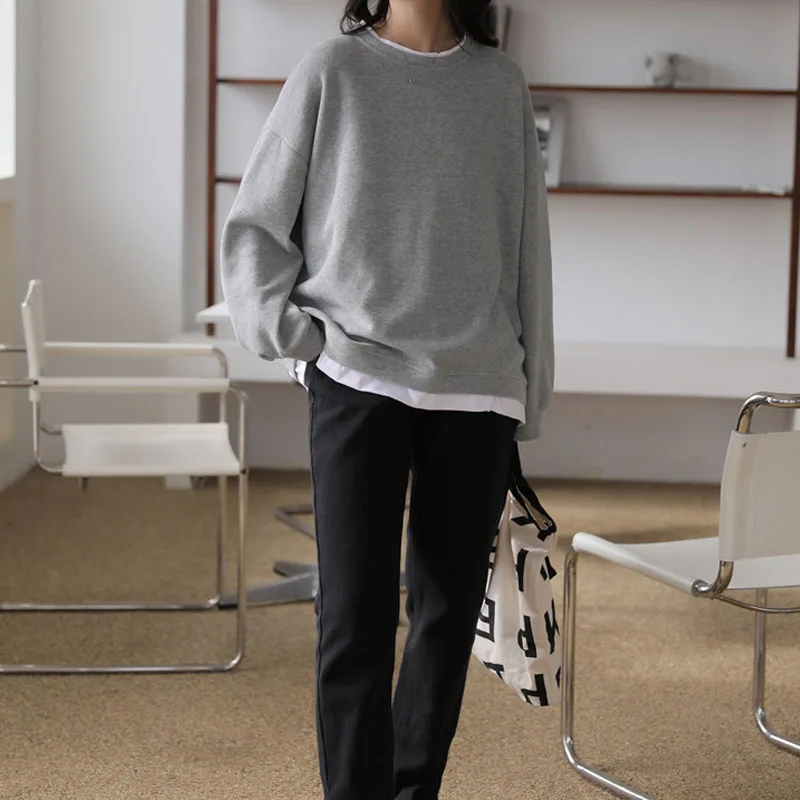

2022 spring new grey fake two-piece round neck pullover long sleeve splicing sweater loose top woman