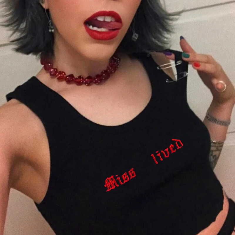 Женский укороченный топ на бретельках с вышитыми буквами уличная одежда вязаный