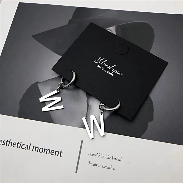 

Korean hip hop fashion letter W Earrings sweet cool chain long earrings female personality versatile titanium steel earrings