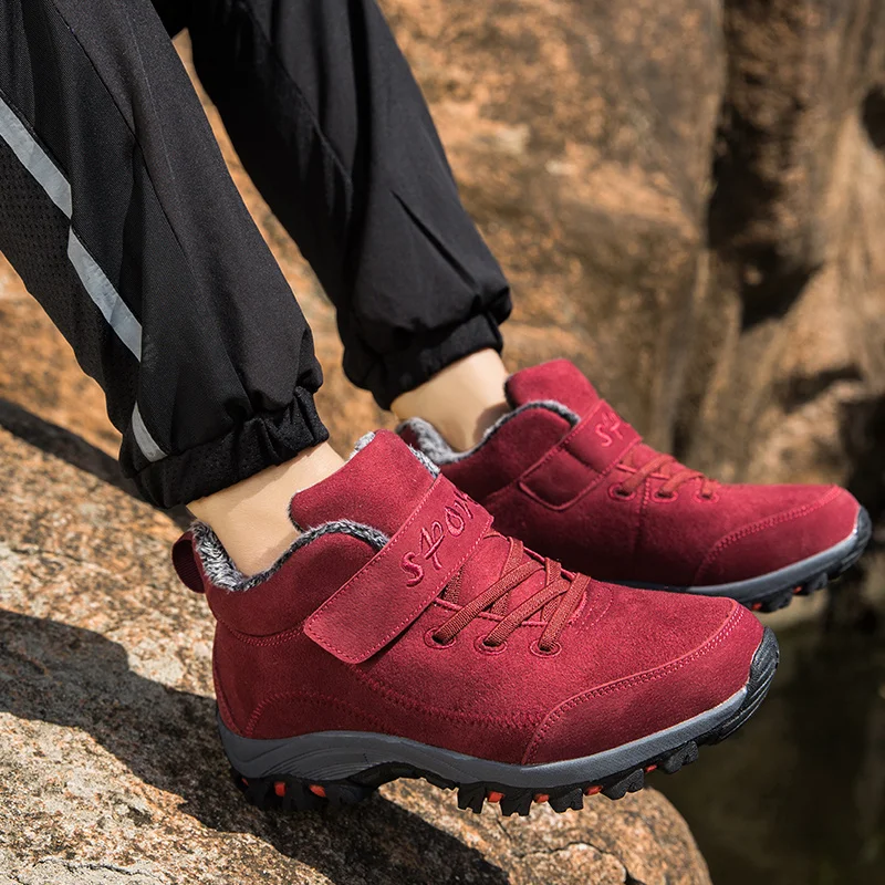 Зимние женские кроссовки Замшевые ботильоны на резиновой подошве Нескользящая