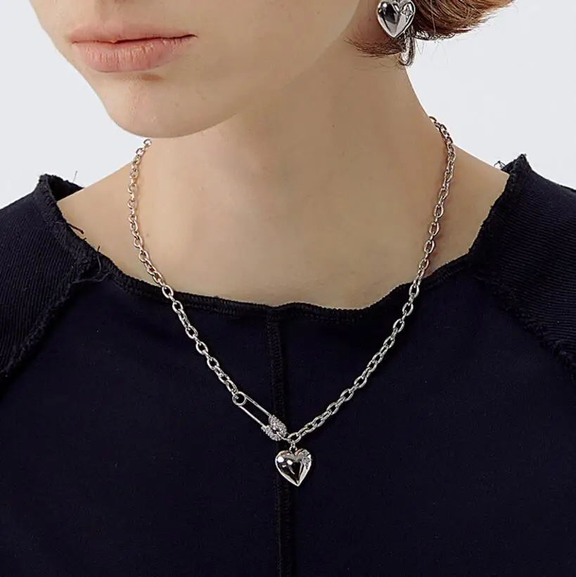 

Ожерелье-цепочка из серебра 925 пробы в стиле INS, модное винтажное украшение в стиле хип-хоп с зажимом для бумаги и любовным сердцем, вечернее ...