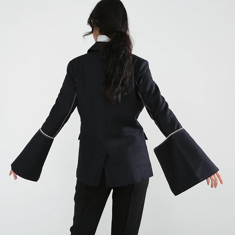 

[EAM] Loose Dark Blue Double Breasted Striped Jacket New Lapel Long Flare Sleeve Women Coat Fashion Spring Autumn 2021 1A79217M