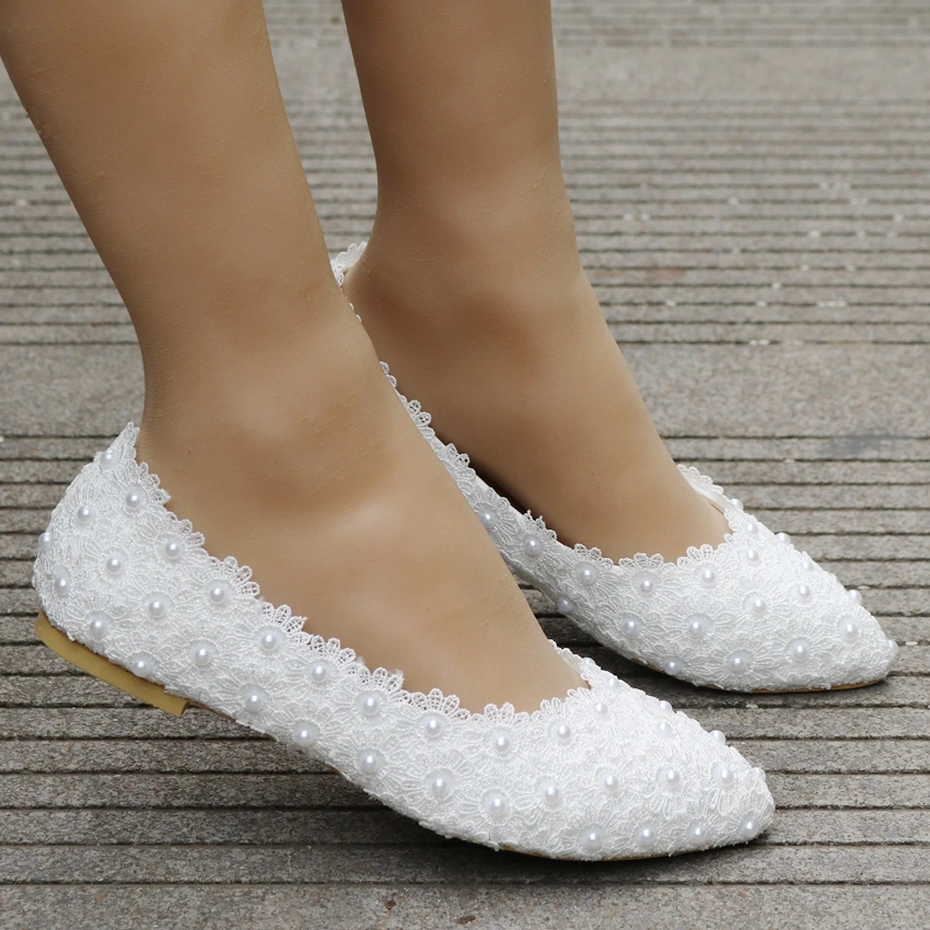 

2019 spring and summer new women's flat shoes large size white lace pearl pointed flat white wedding shoes banquet
