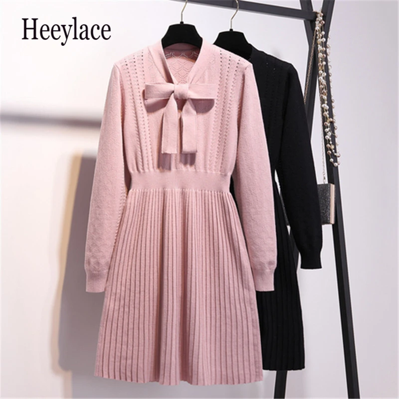 Женское трикотажное платье свитер с воротником бабочкой размера плюс