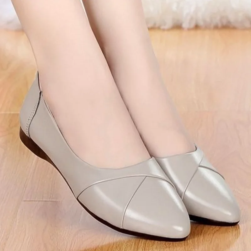 Туфли женские кожаные оксфорды заостренный носок плоская подошва лоферы модная