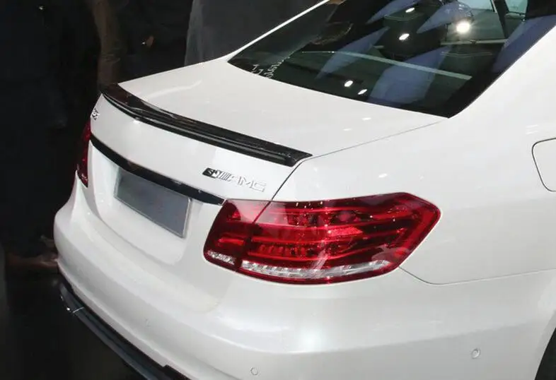 

For Benz W212 Spoiler Carbon Fiber Material YCK 2008-2014 E-Class W212 Spoiler For Mercedes-Benz E200 E300 Spoiler