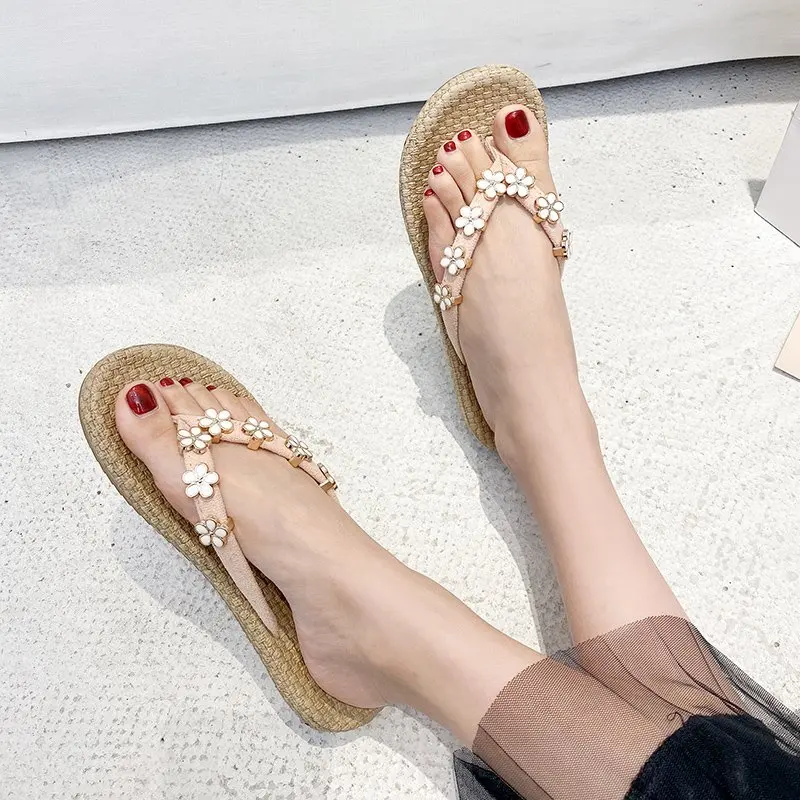 

Low Rubber Flip Flops Female Shoes Summer Clogs Woman Slippers Soft Luxury Slides Hawaiian 2021 Beach Comfort Designer Flat PU F