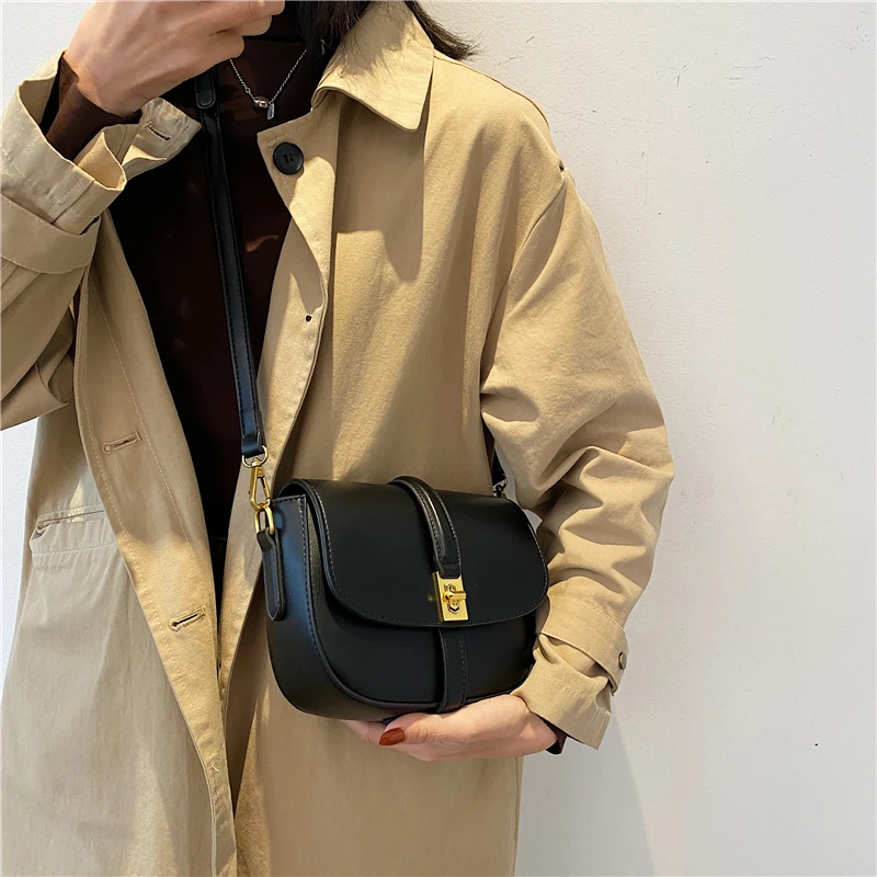 

Fashion 2021 Spring Flap Pocket Woman Shoulder Bag High Quality PU Leather Women Crossbody Bag Fashion Saddle Bag sac femme