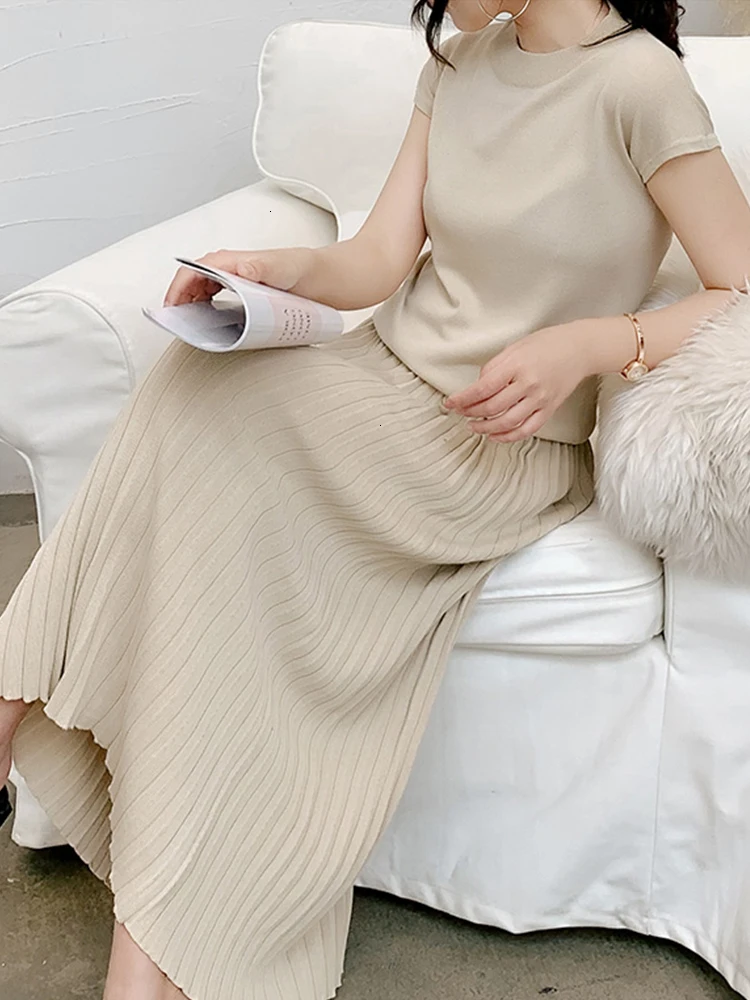 Фото New summer women's clothing knit skirt suit ice silk pullover top and pleated 2 piece set Sets sweatsuit New summer women's clothing knit skirt suit ice silk pullover top and pleated 2 piece set Sets sweatsuit