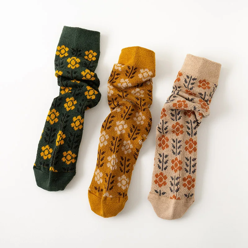 Floral Plants Retro Cute Socks Women Fashion Comfortable Cotton Knit Socks New Autumn Winter Street Casual Mid Tube Socks Socken