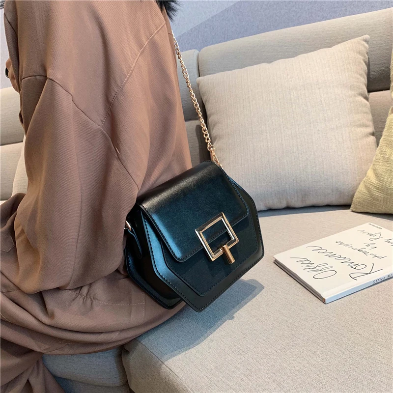 Маленькая сумка с клапаном для женщин 2020 Кожаная мини женская через плечо