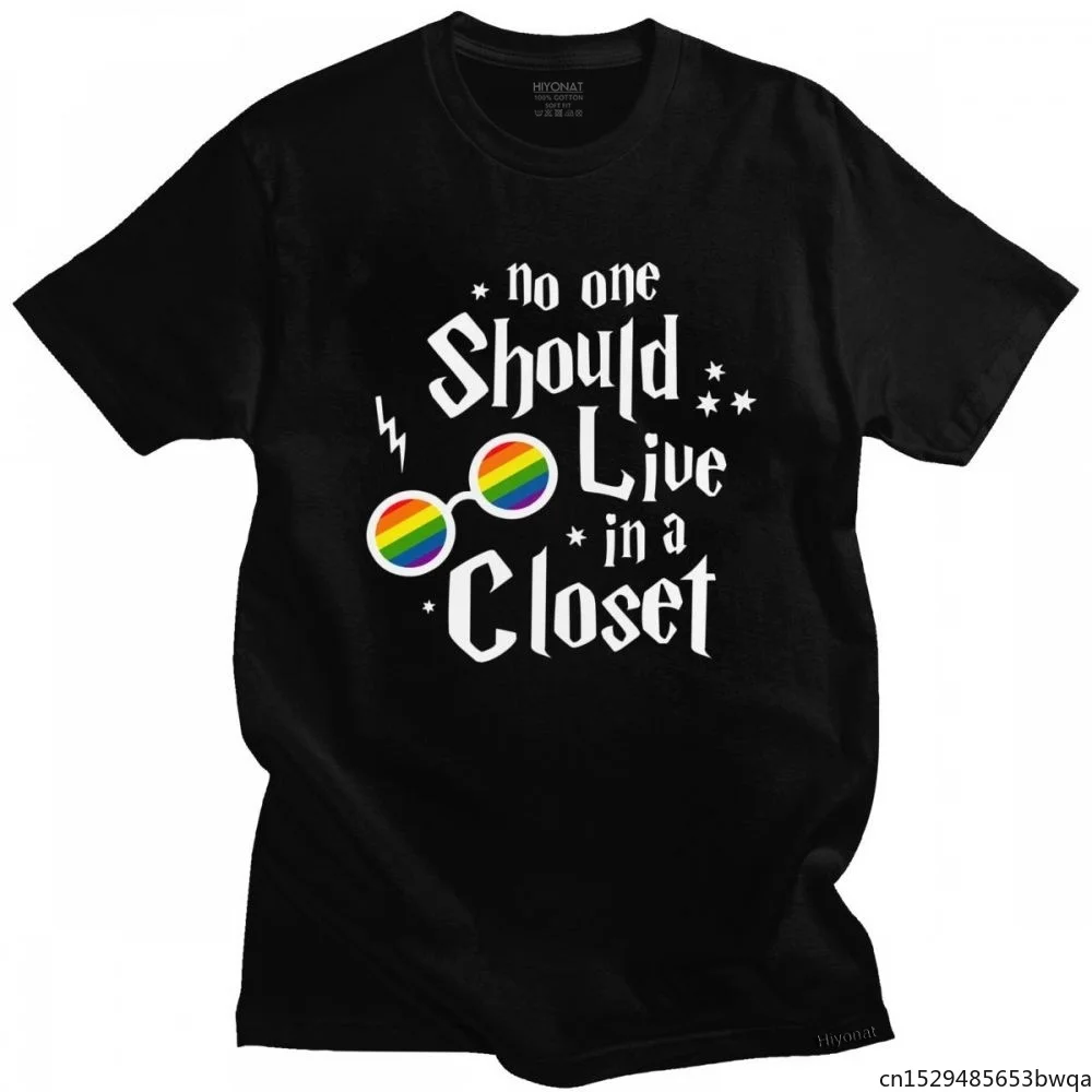 

Fashion No One Should Live In A Closet T Shirt Men Short Sleeve Pride T-shirt Lesbian Tshirt Slogan Tee Top Gift