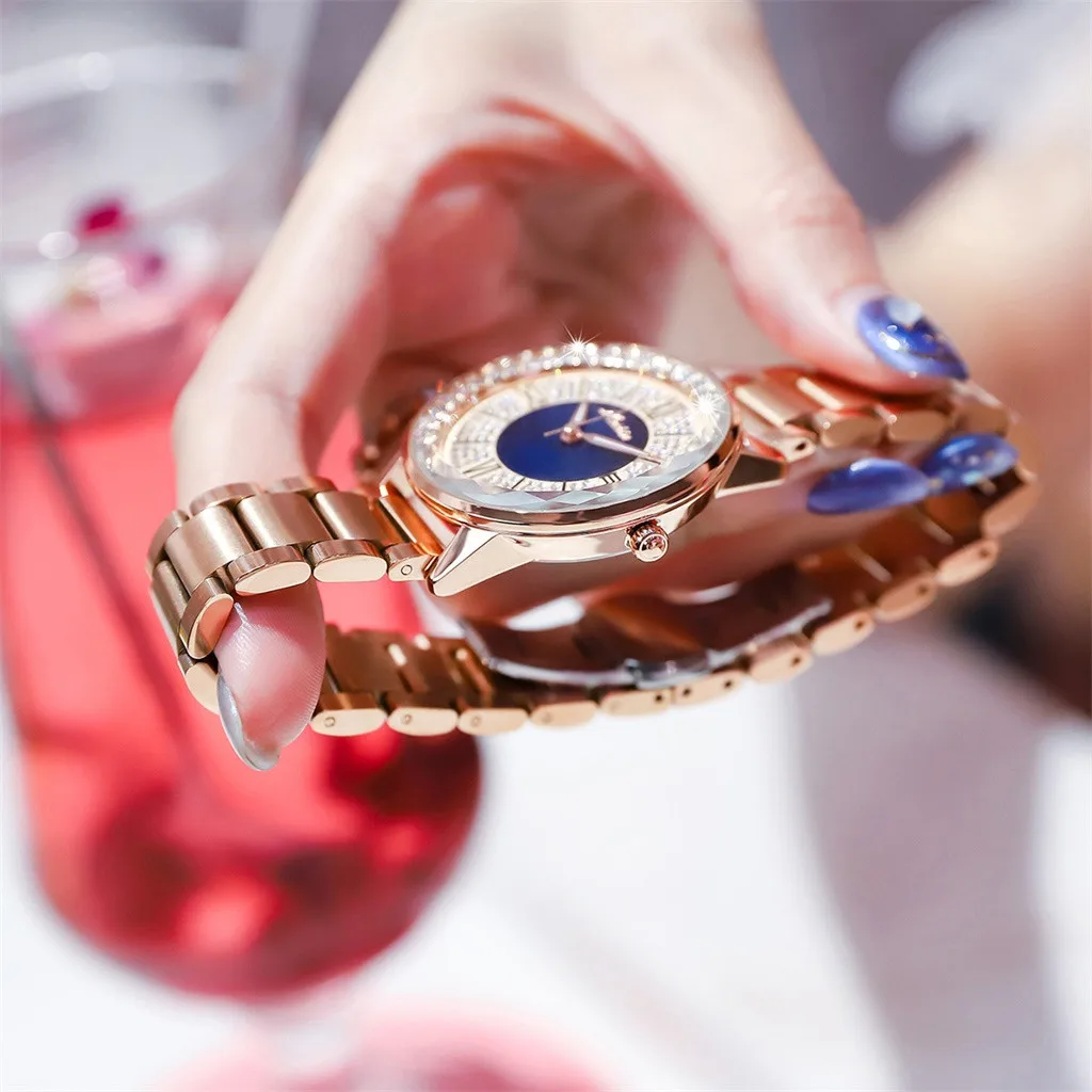 Модные женские часы инкрустированные бриллиантовым циферблатом кварцевые