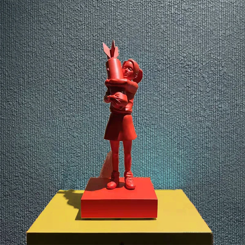 Estatua de bomba Banksy Girl, estatua Hugger de la bomba de la paz para chica, arte de calle, escultura de resina, ornamento, decoraci&oacute;n para el hogar y la Oficina, 33cm-2