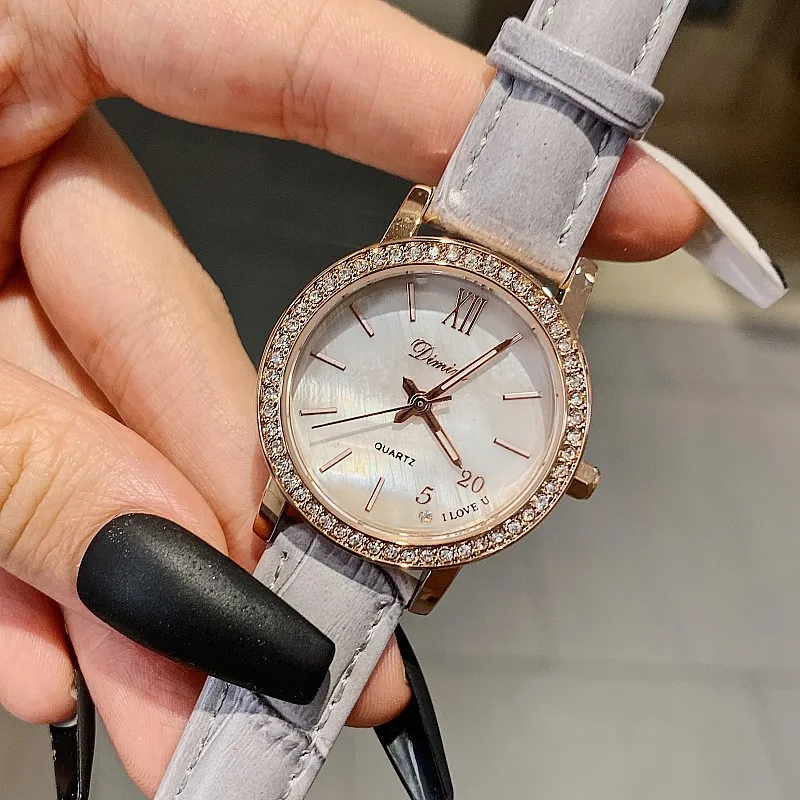 2021 New Women Fashion Watches New Women's Simplicity Casual Quartz Leather Band Watch Analog Wrist Watch Gift montre femme