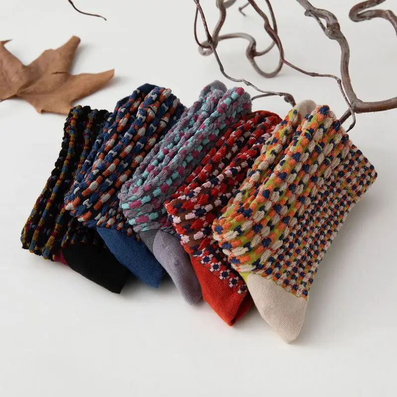 

The New Style Retro Ladies Middle Tube Cotton Socks Japanese British Wind Retro Women Socks European Ethnic Wind Students
