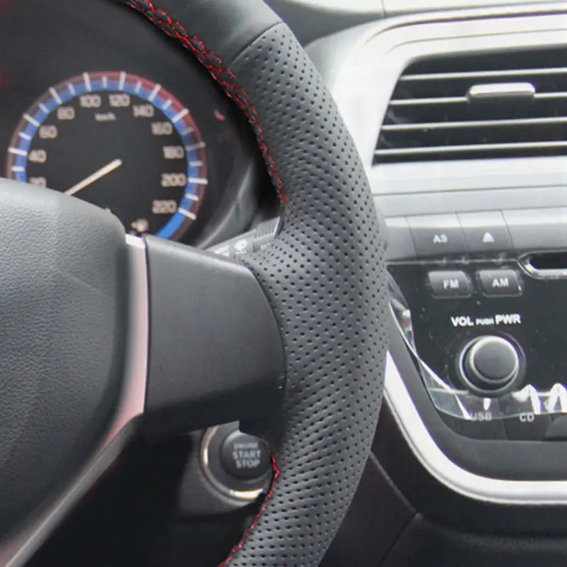 Сшитый вручную черный мягкий чехол рулевого колеса автомобиля из искусственной