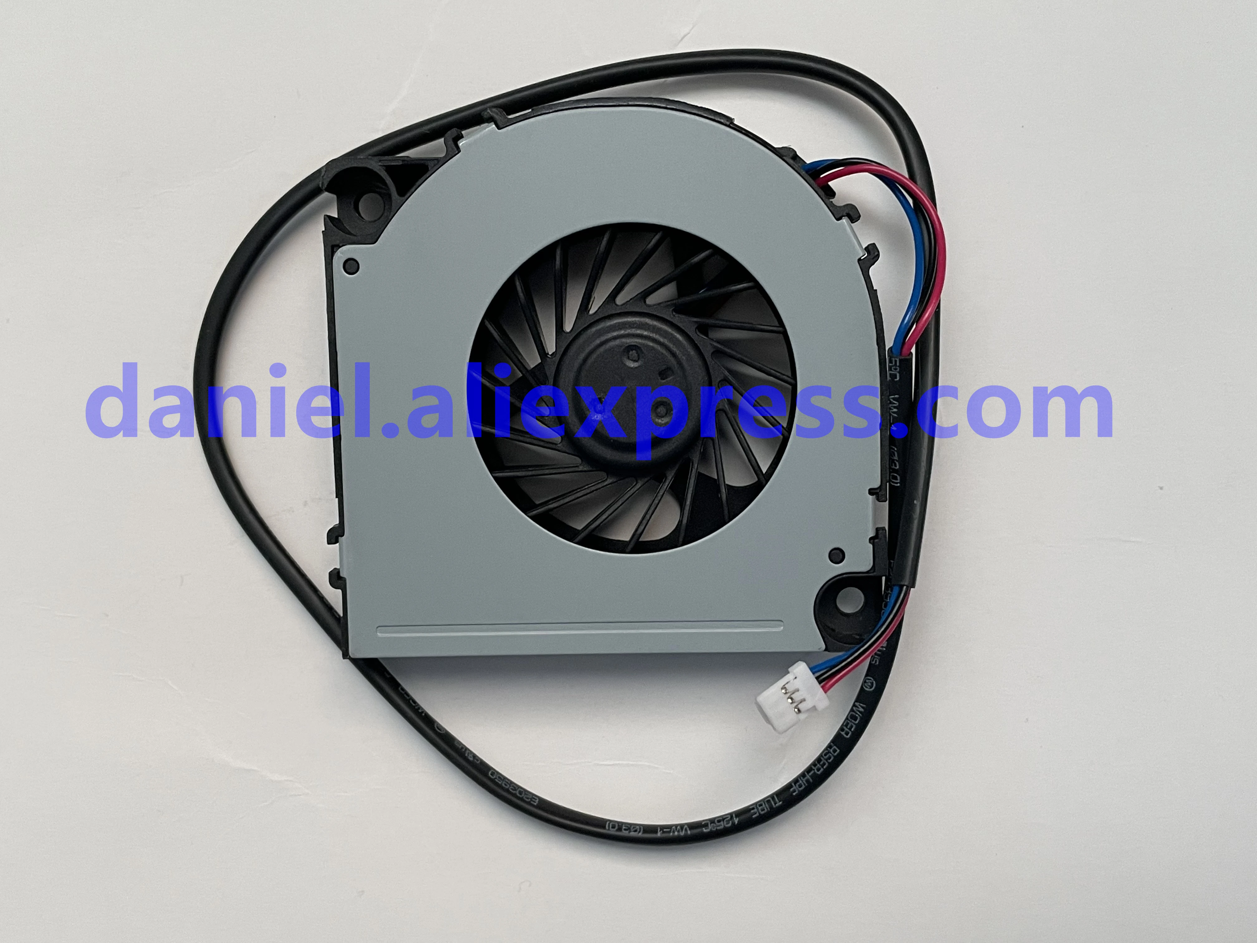 Совершенно новый оригинальный ультратонкий вентилятор Delta 6012 12 В а 6 см без звука