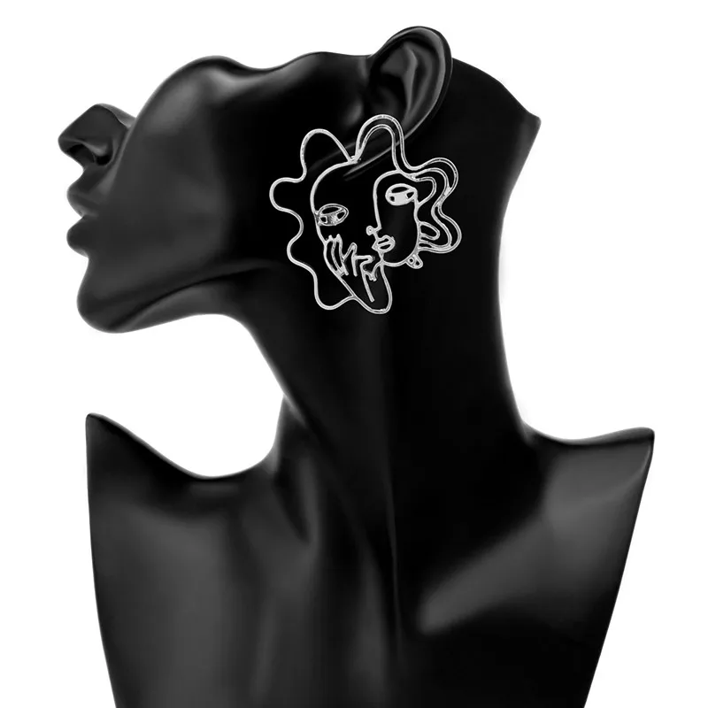 

Europe And The United States Exaggerate Street Snap Hollow Out Face Earrings Female Creative Facebook Stud Earrings Jewelry