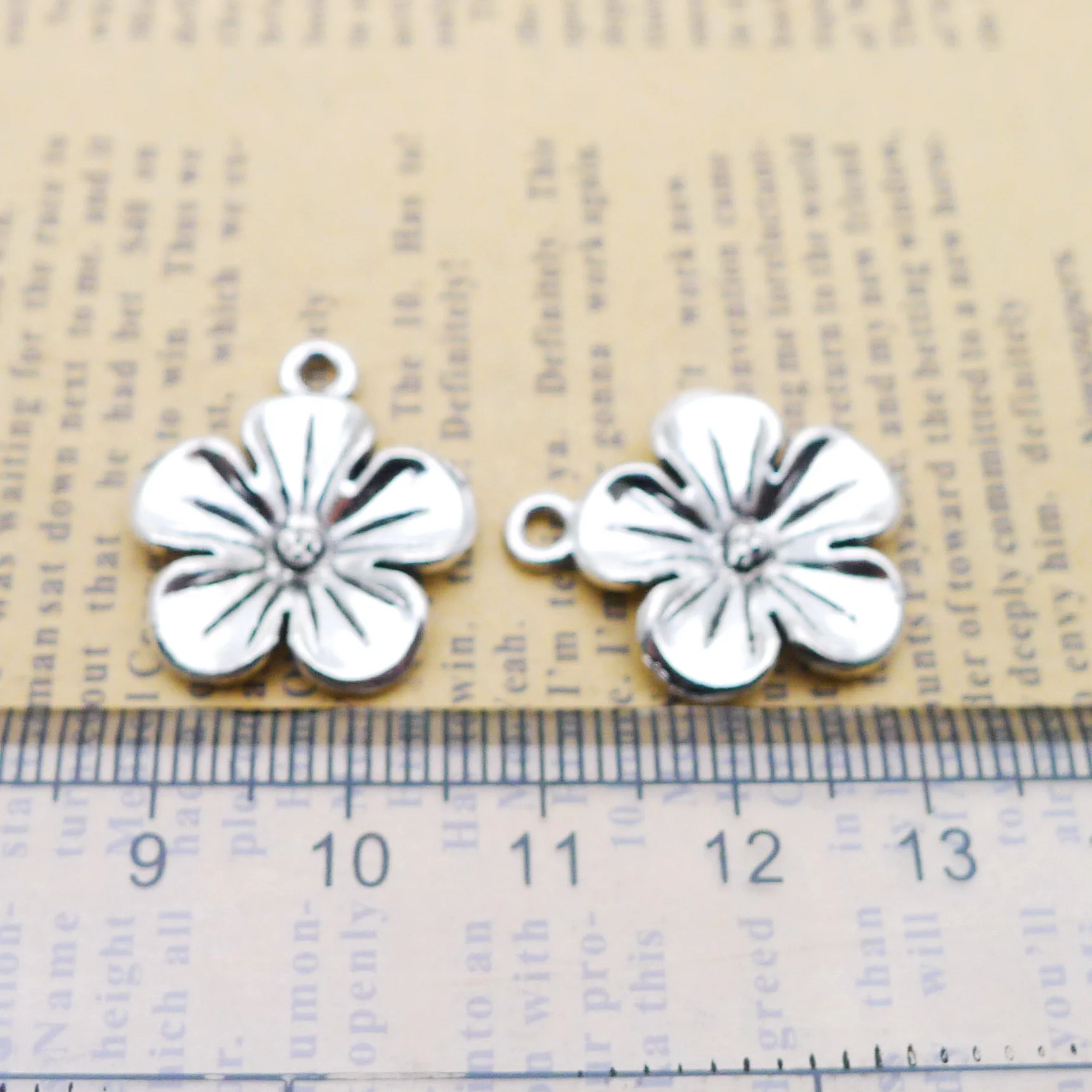 

Supplies For Jewelry Making 10pcs 20x23mm Antique Silver Color Five Leaf Flower Charms