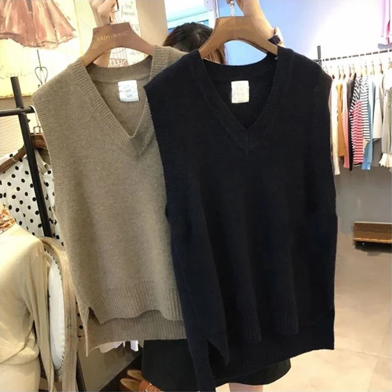 

Винтажный Однотонный женский жилет с V-образным вырезом, Корейский простой Свободный теплый студенческий свитер без рукавов большого разме...