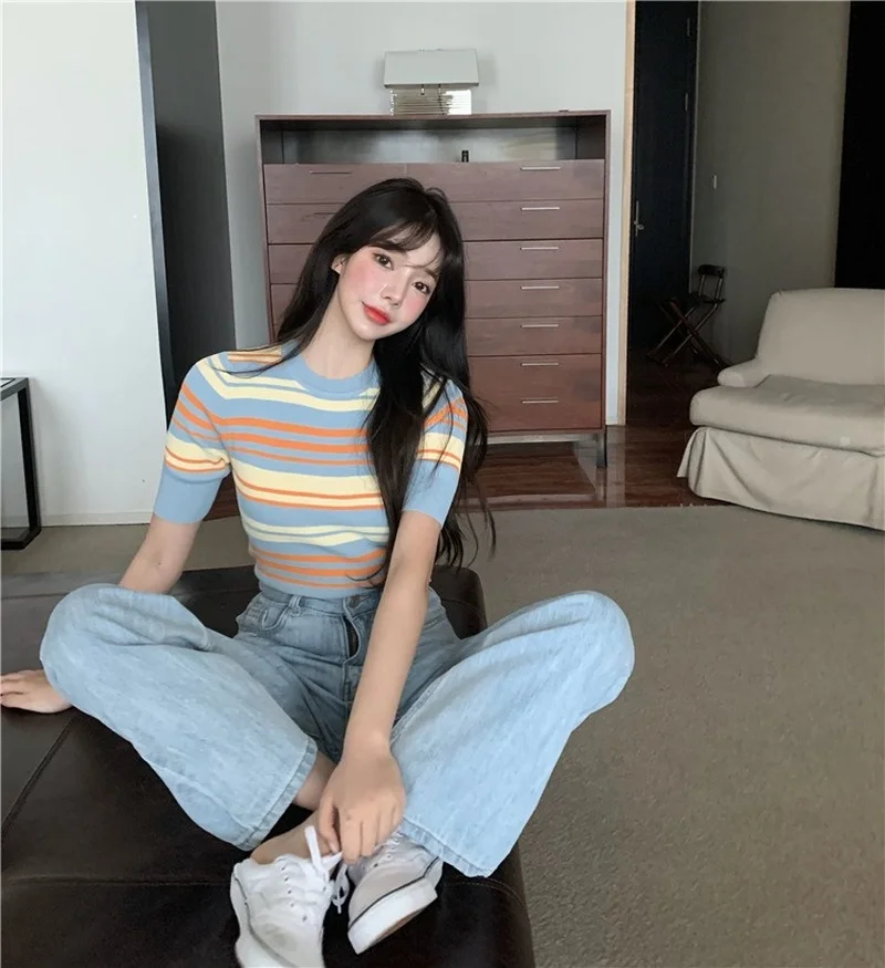 Женская трикотажная облегающая футболка с круглым вырезом и коротким рукавом |