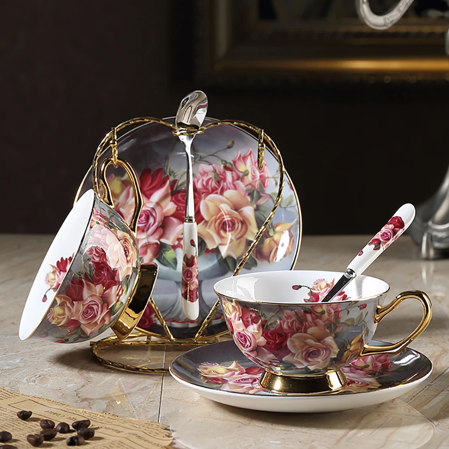 

Vintage Creative Coffee Cup Set Creative Ceramics Cups Creative Water Cup Crockery Bone China Cup Tazzine Caffe Home 5B011