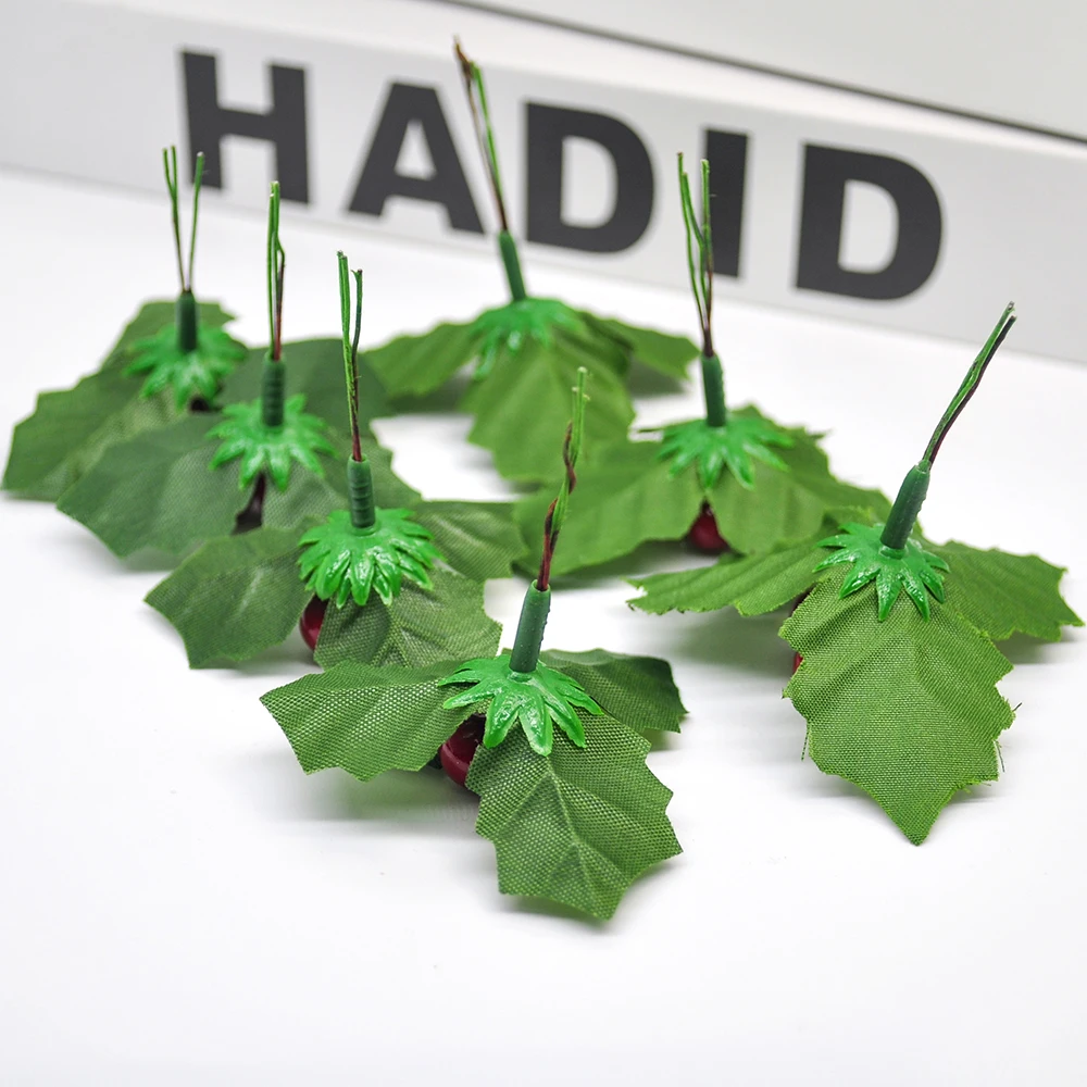 

24Pcs Artificial Christmas Tree Leaf and Artificial Berry Red Cherry Christmas Pendant Wedding Party Garden Home Decoration