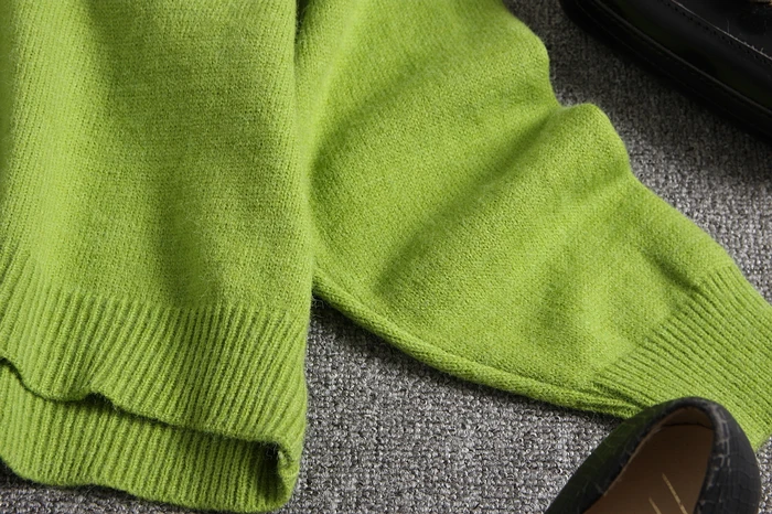 Женский трикотажный костюм ALPHALMODA свитер и юбка ярких цветов Осень зима