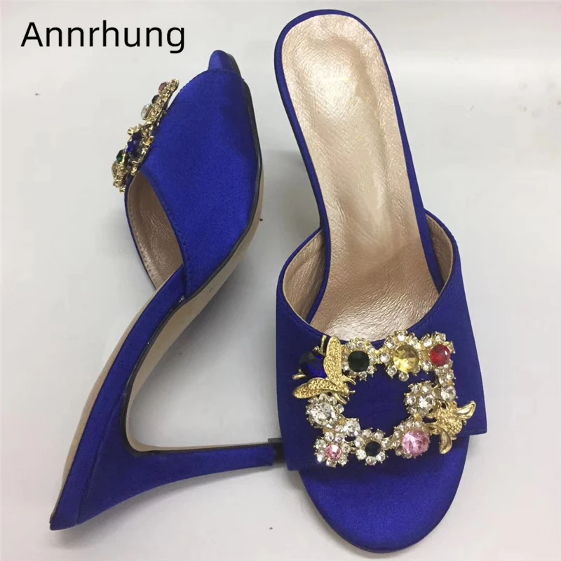 

Женские Подиумные туфли с металлическим украшением, квадратная пряжка, тонкий каблук 10 см, соблазнительные Роскошные атласные шлепанцы с о...