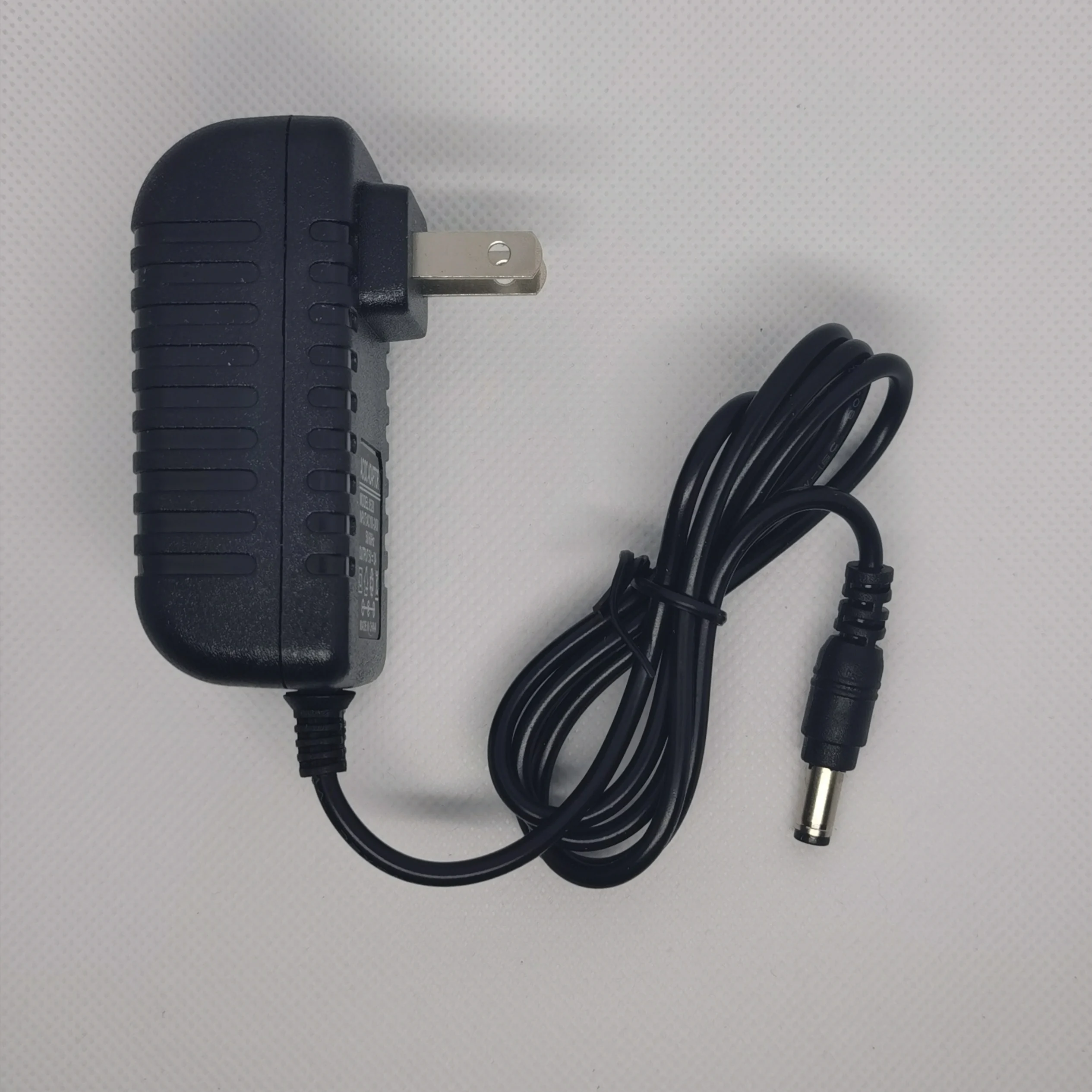 Универсальное зарядное устройство для светодиодной ленты 5 В 2 А 110-240 переменного