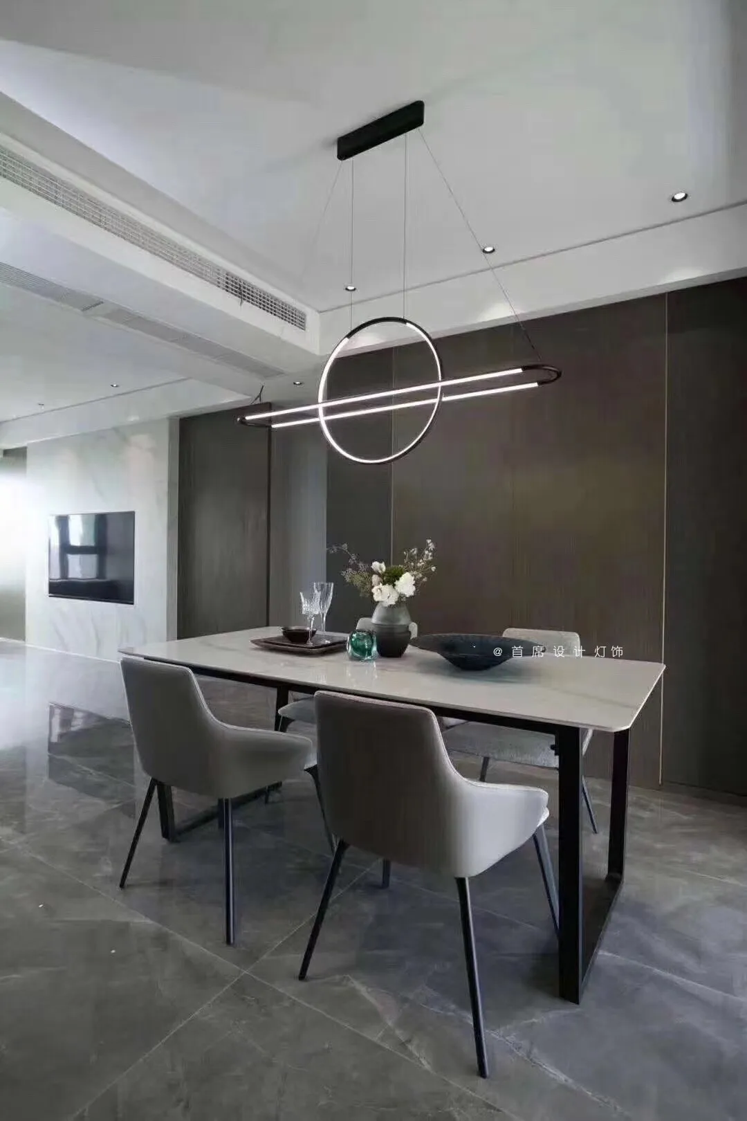 저렴한 다이닝 룸 샹들리에 스트레이트 Led 스트립 스터디 룸 리셉션 프론트 워터 바 현대 미니멀리스트 북유럽 스튜디오 나무 램프