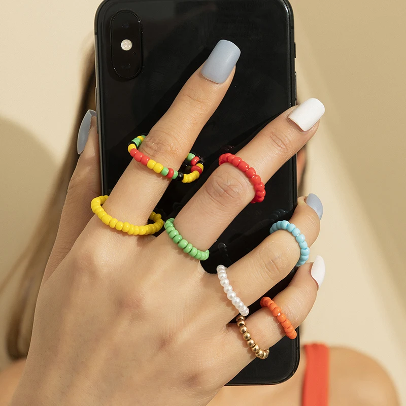 

Bohemian Mixed Color Beaded Imitation Pearl Colorful Acrylic Elastic Rope Chain Ring For Women Continuous Circle Minimalist Ring