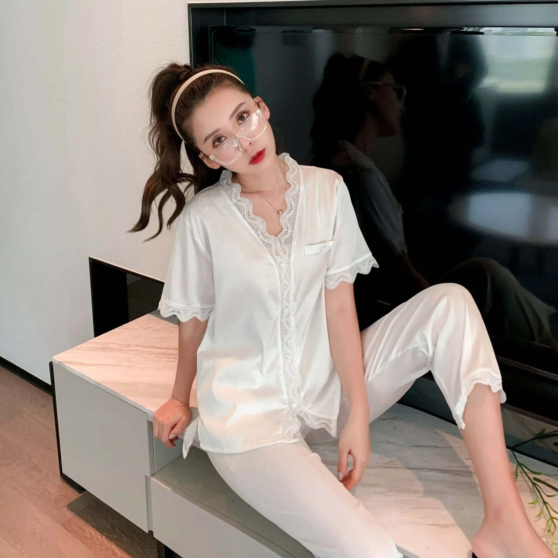 

Summer Autumn Women Faux Silk Pajamas Set Simple Pure Color Leisure Nightwear Short Sleeves Long Pants Sleepwear