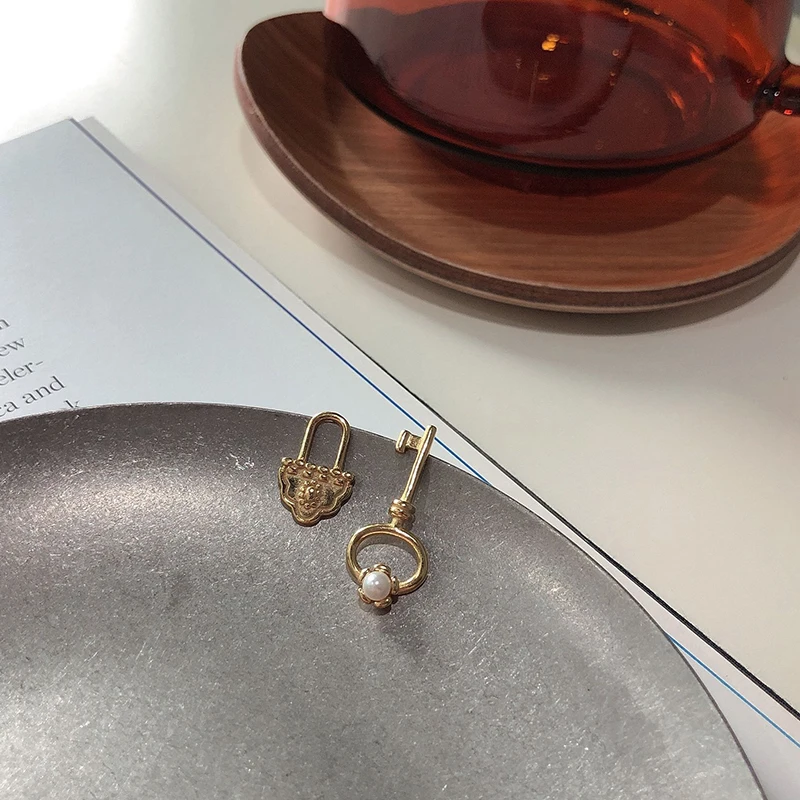 Женские Геометрические серьги Peri'sBox с замком и ключом 925 пробы серебристый