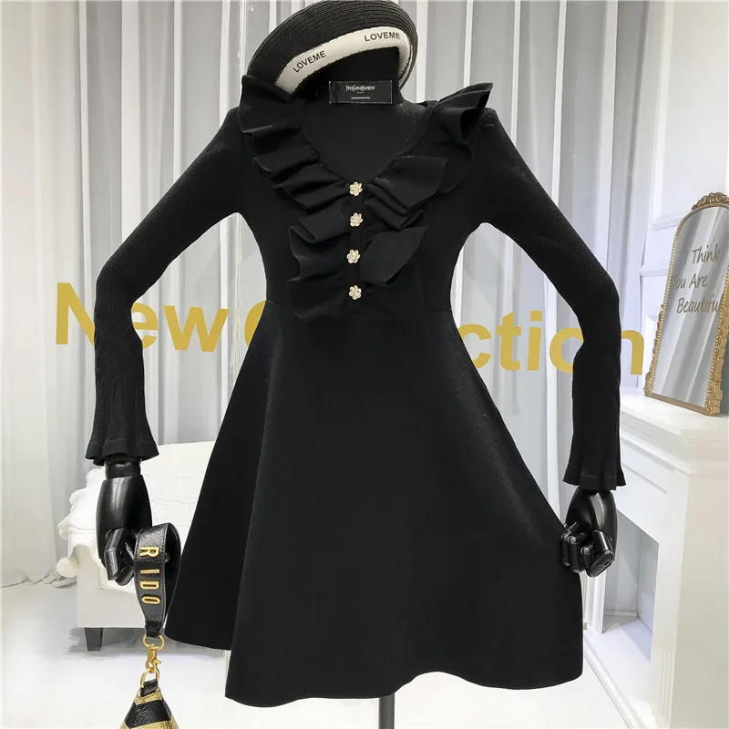 Женское трикотажное платье ALPHALMODA с рюшами длинными рукавами V образным вырезом и