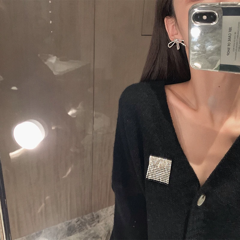 GHIDBK полые в форме бабочки проводной асимметричные серьги гвоздики ручной работы