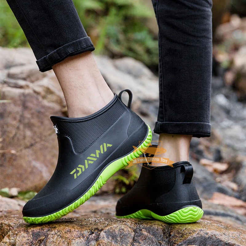 

New Daiwa Fishing Shoes Men Women Non-slip Waterproof Fishing Water Shoes Short Tube Rain Boots Outdoor Sport Hiking Boots