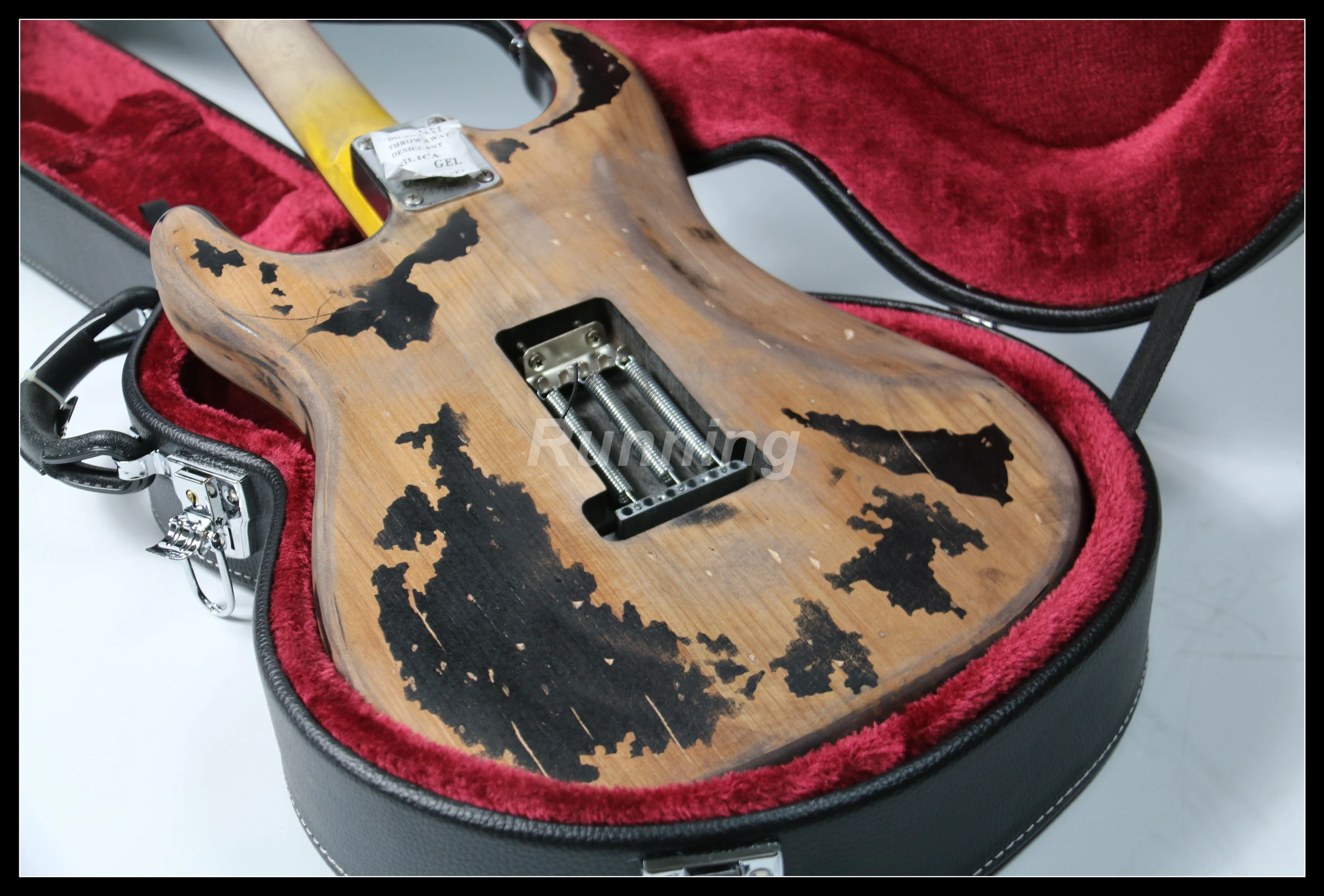 Тяжелая электрическая гитарная Алдер для тела нитрилакер с пятнами Золотое